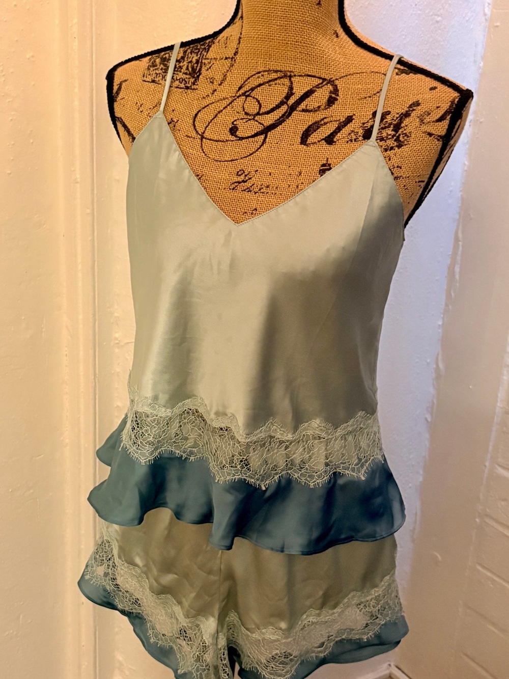 NWT Victoria's Secret Pastel Mint Green & Aqua Blue Colorblock Satin & Lace Cami - Picture 9 of 14